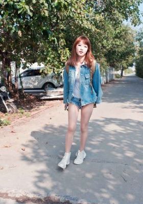 护士趴下光屁股翘臀被打的_1080手机免费观看完整